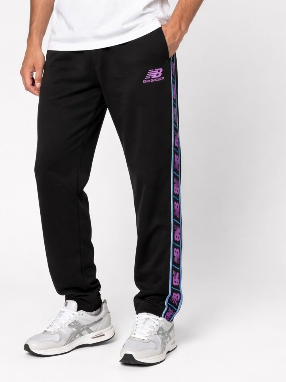 New Balance Track Pants Mens M Black Logo Tape Joggers Athletic Zip Pocket